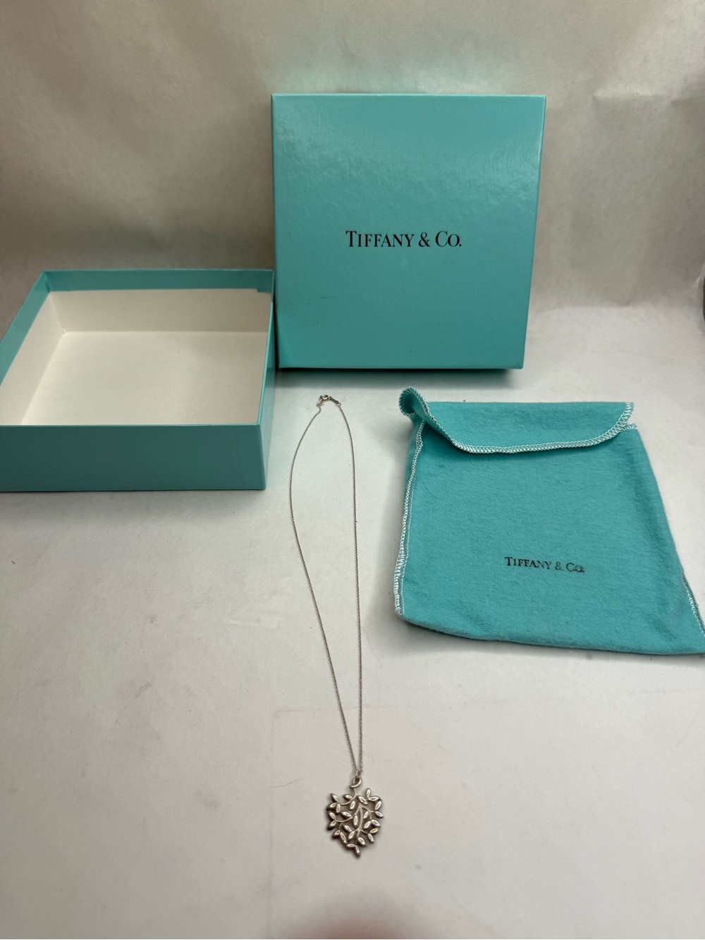 Tiffany & Co Paloma Picasso Olive Leaf 925 Silver Necklace.